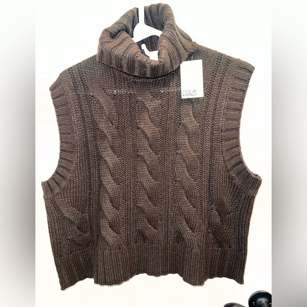 H&M Turtleneck Sweater Vest